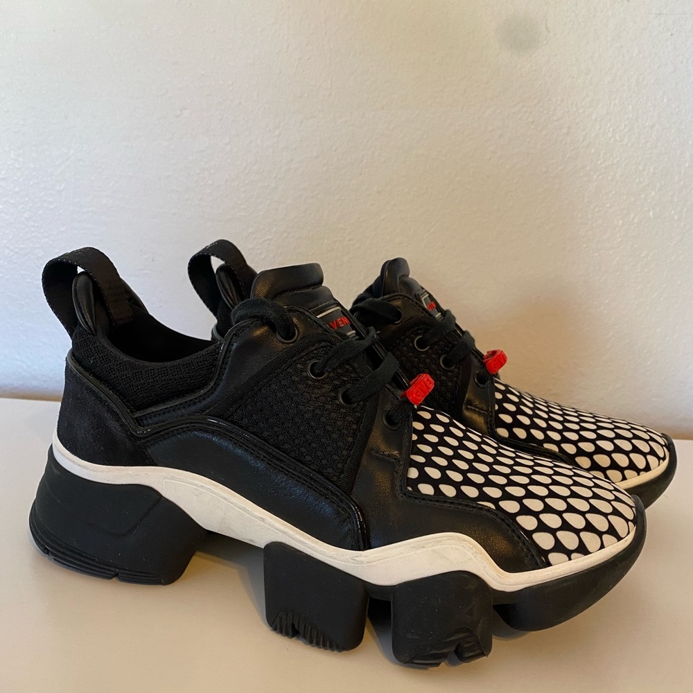 Givenchy sneaker